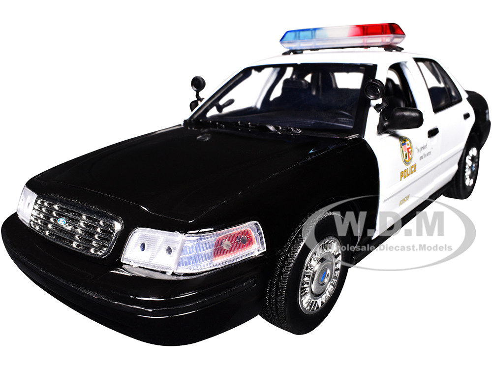 Bandai Model Gundam Rg - 2001 Ford Crown Victoria Los Angeles