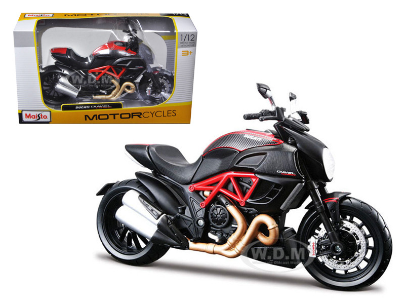 Bandai Model Gundam Rg - Ducati Diavel Red and Carbon 1/12