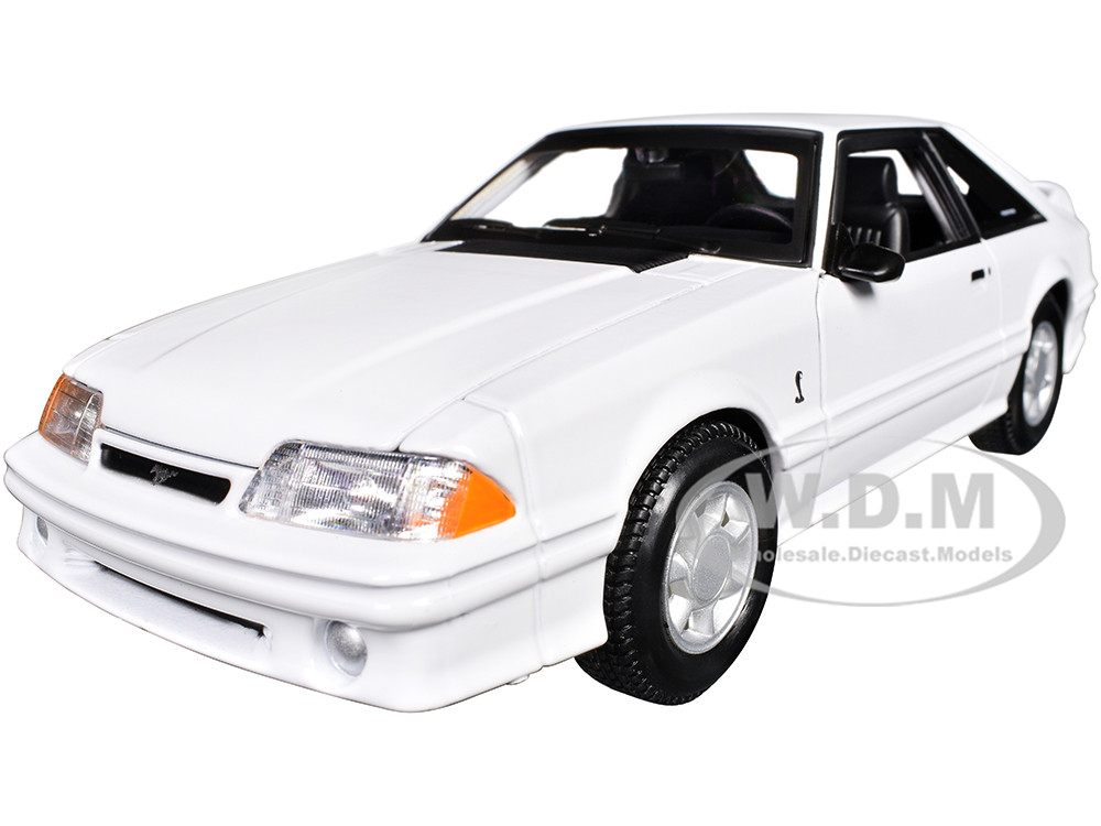 Bandai Model Gundam Rg - 1993 Ford Mustang SVT Cobra White