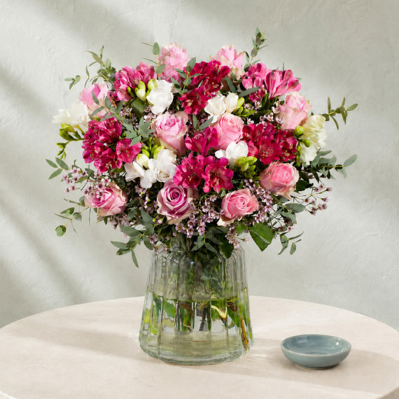 Funko Pop Protector - Luxury Roses and Freesias