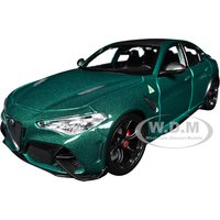Alfa Romeo Giulia GTA Green Me - Bandai Model Gundam Rg review and price